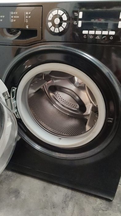 Masina de spalat rufe Ariston Hotpoint 9 kg