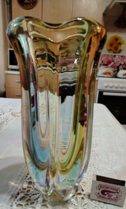 Чехославацкие , красивые, редкие вазы Богема.