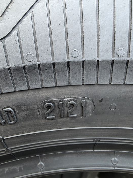 Vând  patru anvelope de vara continental 235 65 16c  dot 2121