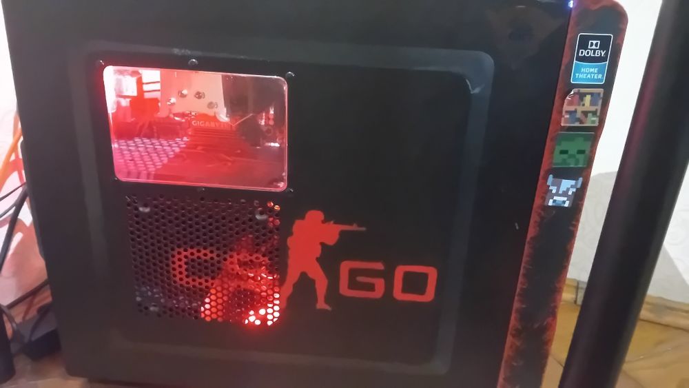 Calculator cu carcasa unica