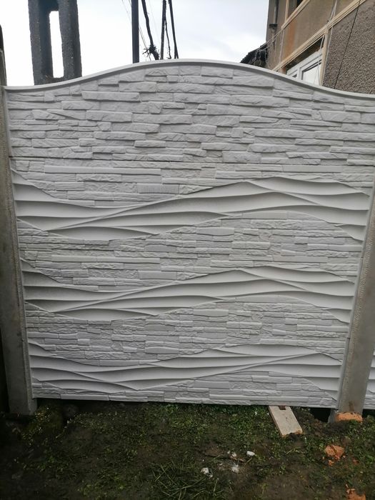 Gard din plăci de beton