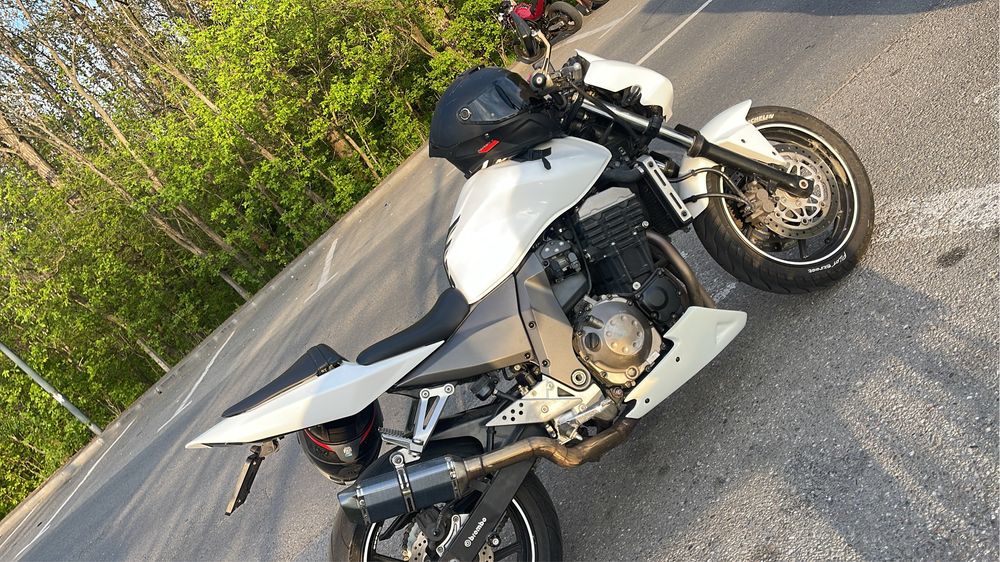 Kawasaki z750.