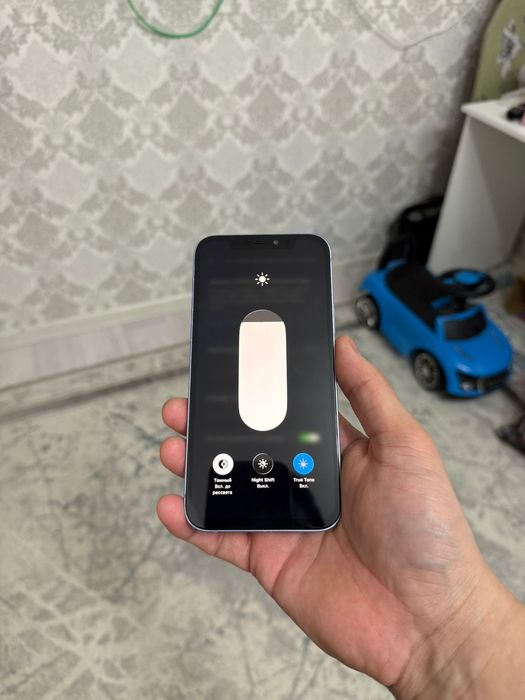 Срочно продам iphone 12 на 64 гб