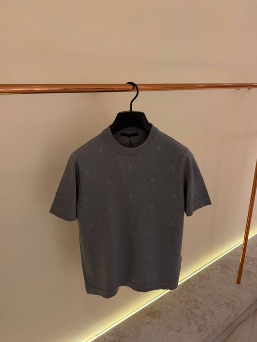 Мъжки тениски различни модели