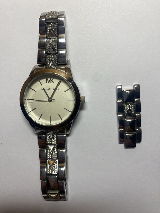 Женские наручные часы