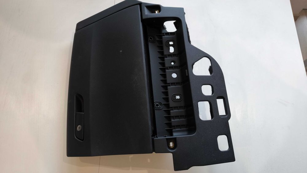 Жабка за АУДИ AUDI A4 , A5 , S5 , S4 (наранена е отвътре)