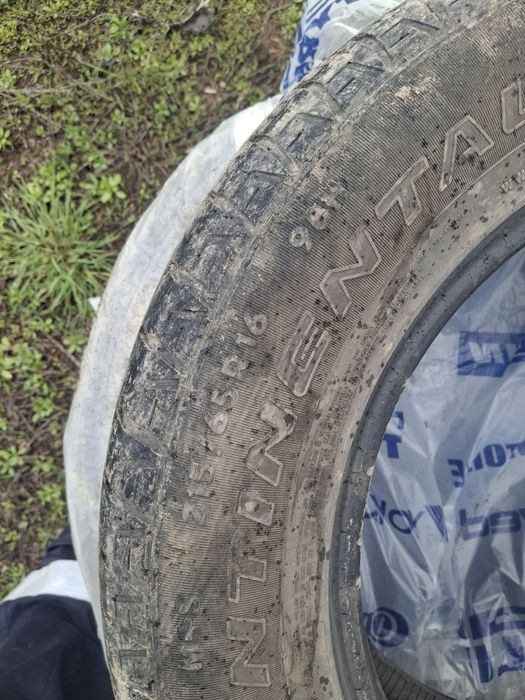 Продам шины комплект зима лето