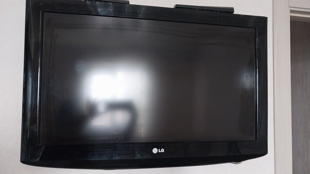 Продам телевизор LG