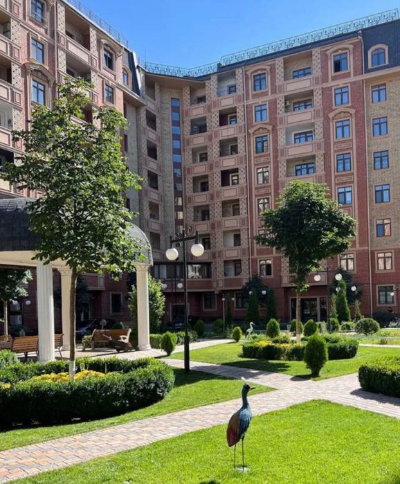 "'Голдн хаус" Парисен 3/7/8 г Аренда новая квартира в новостройке