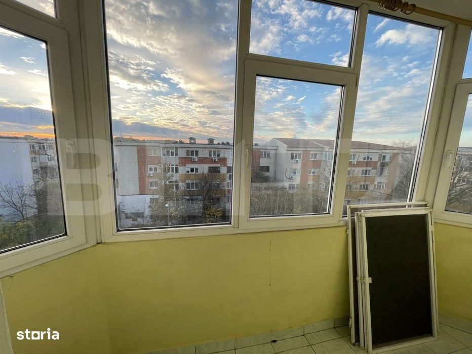 Apartament 3 camere,  73 mp totali, zona 1 Mai-Pelendava