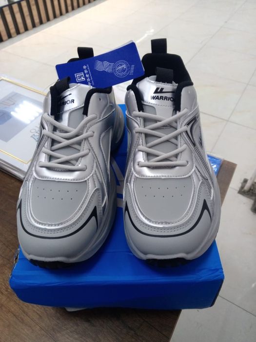 Продам кросовки мужские 41 размер