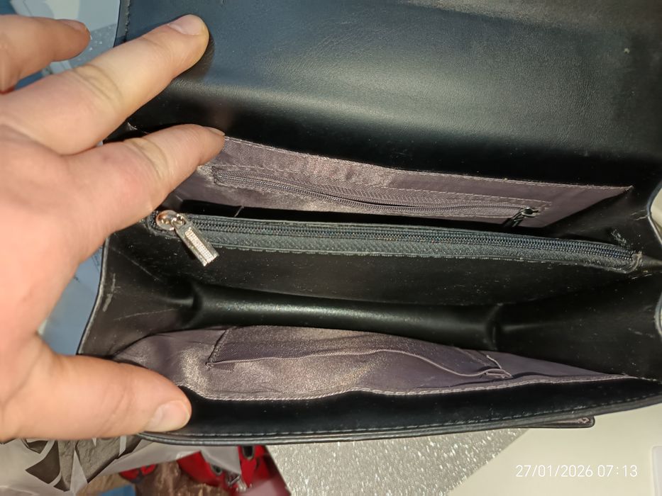 Poșetă neagră medie