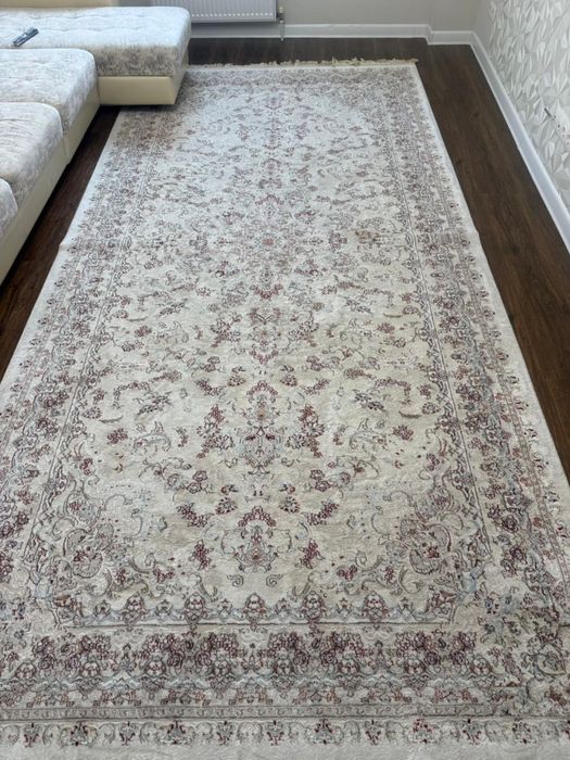 Ковер 2*4 в хорошем состоянии