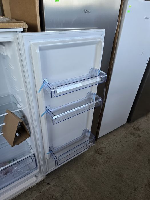 Нов хладилник за вграждане Боман/Bomann 122 см