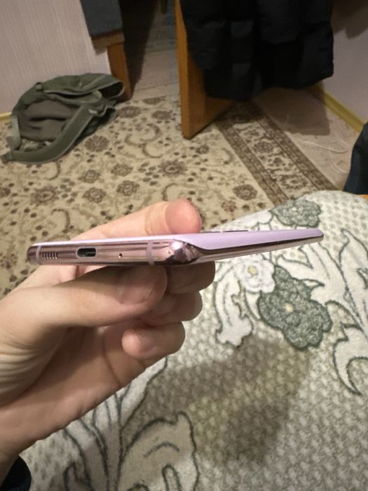 Smsung S20FE  продам