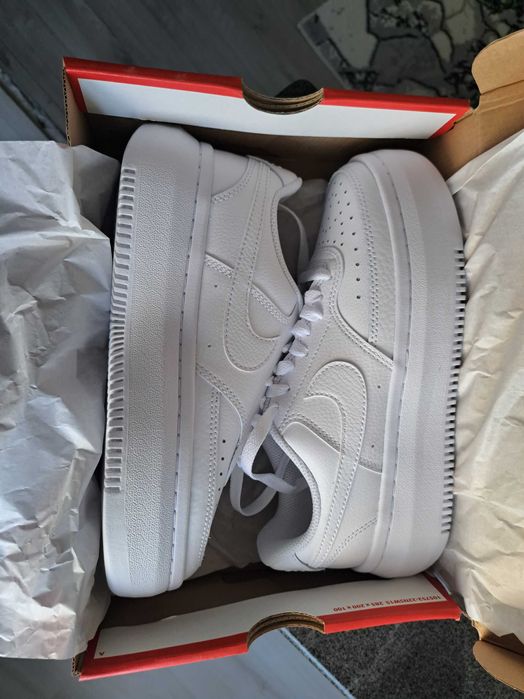 Нови маратонки Nike