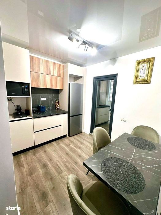 Poarta 6, apartament decomandat cu 3 camere