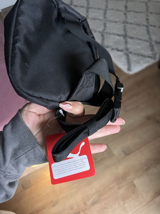 Borseta Puma cu eticheta pe e