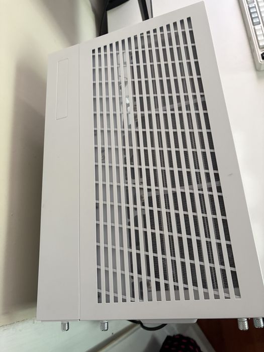 White Build nou PC Gaming