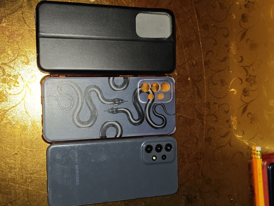 2 телефона Самсунг и оппо