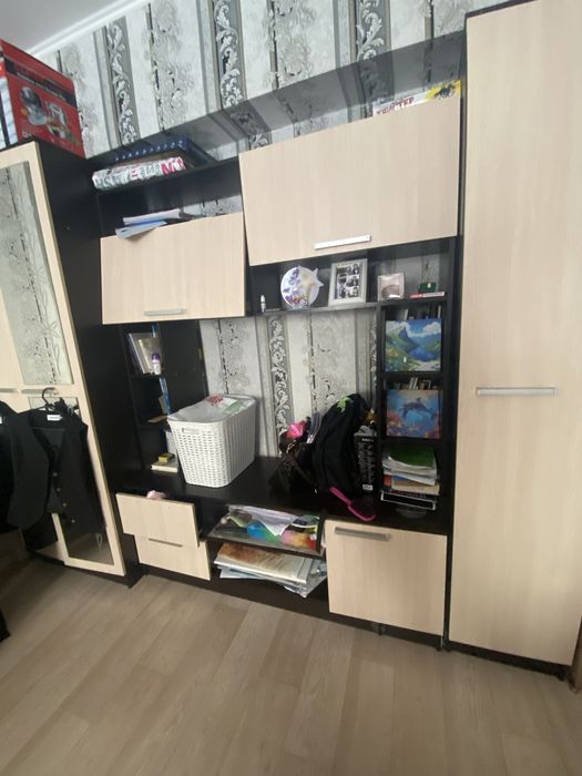 Продам горку для гостиной