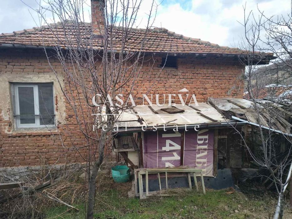 Къща в гр.Перник, кв.Бела вода