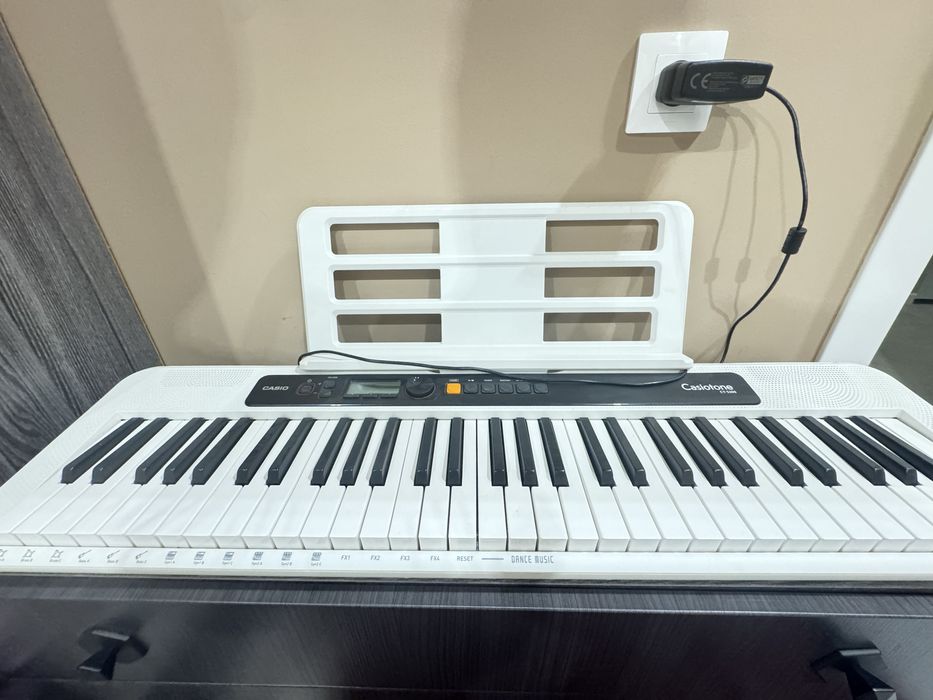 Продам Синтезатор Casio оригинал, новый