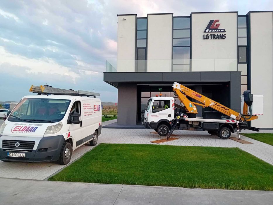 Iluminat industrial/festiv/ornamental, montaj casete luminoase