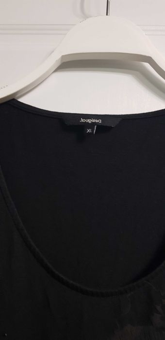 Продавам дамски топ на марката Desigual и Gas и яке Puma