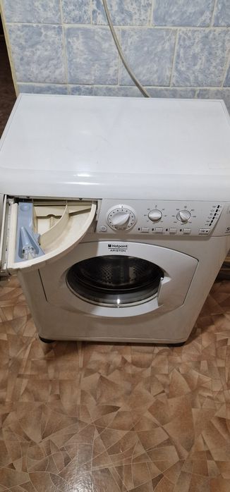 Стиральная машинка автомат Hotpoint Ariston