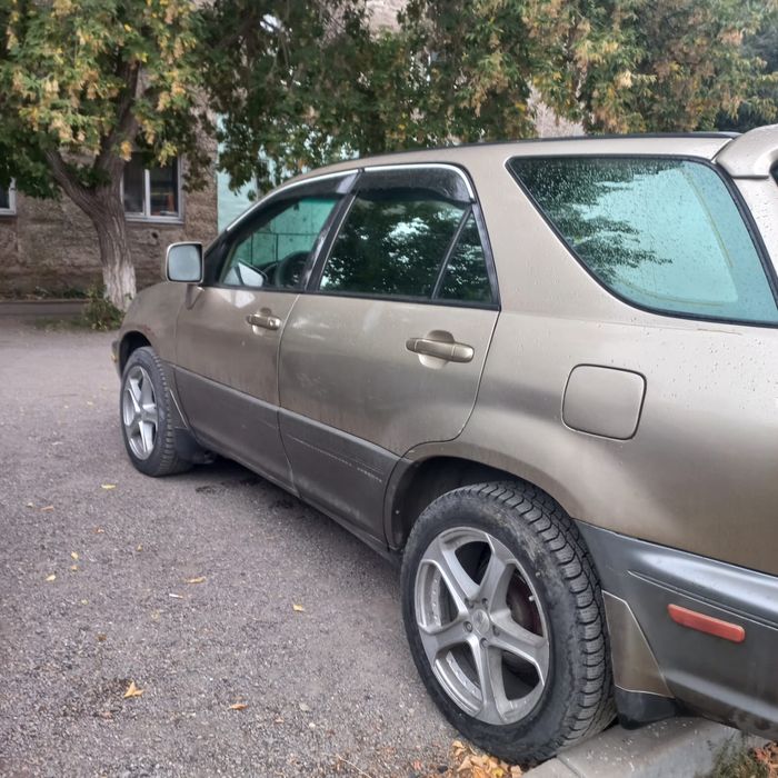 Продаю срочно Lexus RX 300
