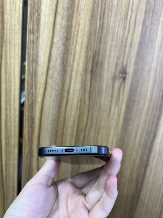 Iphone 16 pro black 256 gb 98%