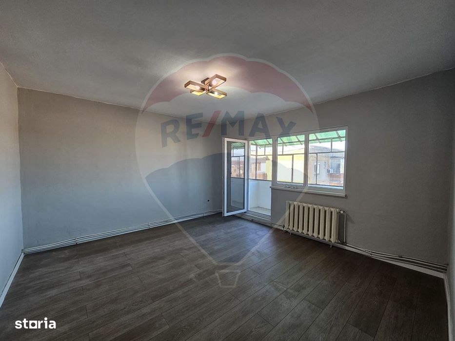 Apartament cu 3 camere de vânzare