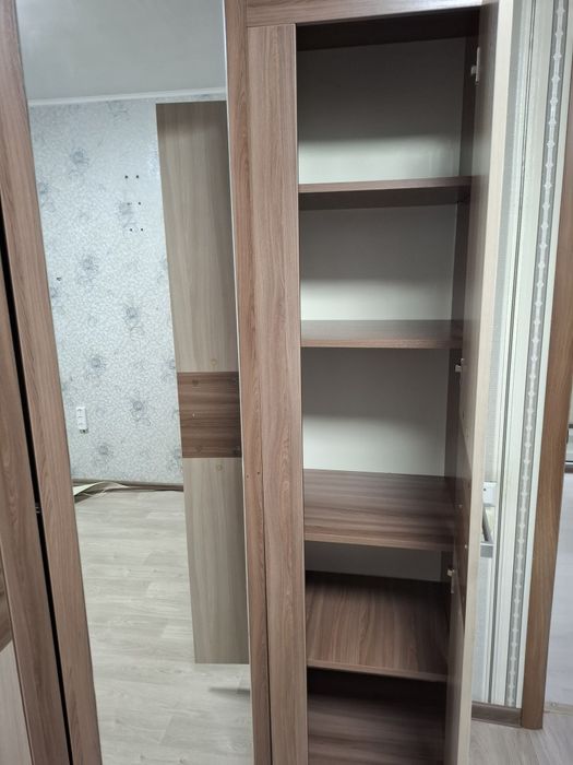 Продам шкаф угловой