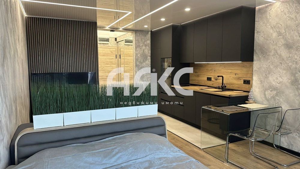 Едностаен луксозно обзаведен апартамент в кв. Карпузица - до НВУ