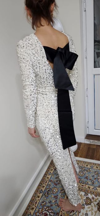 Вечернее белое платье обшитое паэтками