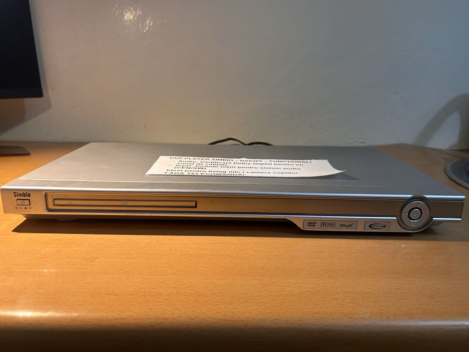 DVD PLAYER SIMBIO DV5305 Funcțional.