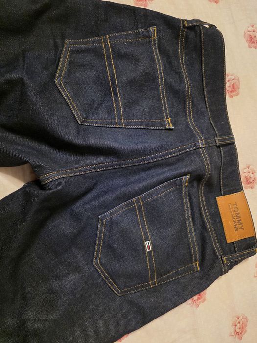 Blugi Tommy Hilfiger si Cămașă Levis barbati