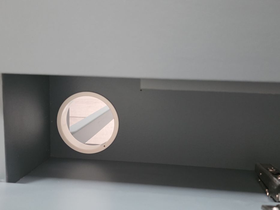 Vând birou IKEA 132×58 cm
