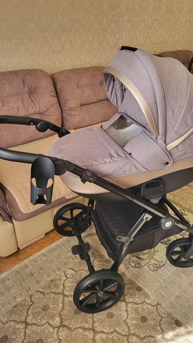 Продаю коляску Tutis Nanni 3 в 1