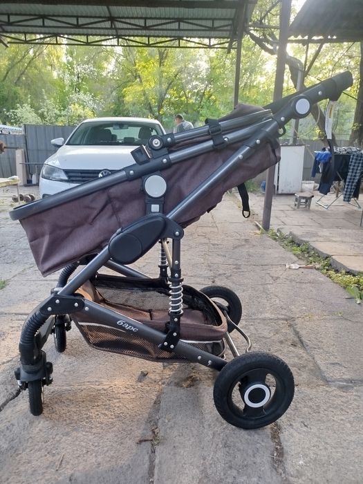 Продам коляску детскую с креслом