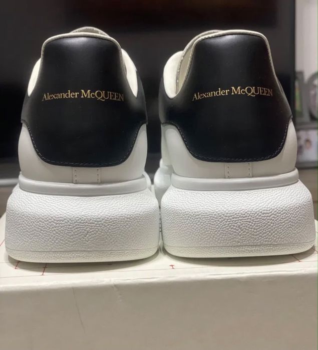 Adidasi Alexander McQUEEN albi negri