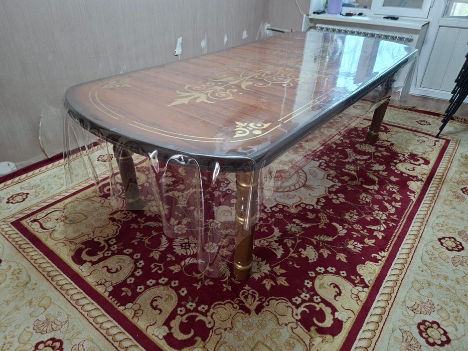 Срочно продаю Стол с стулями