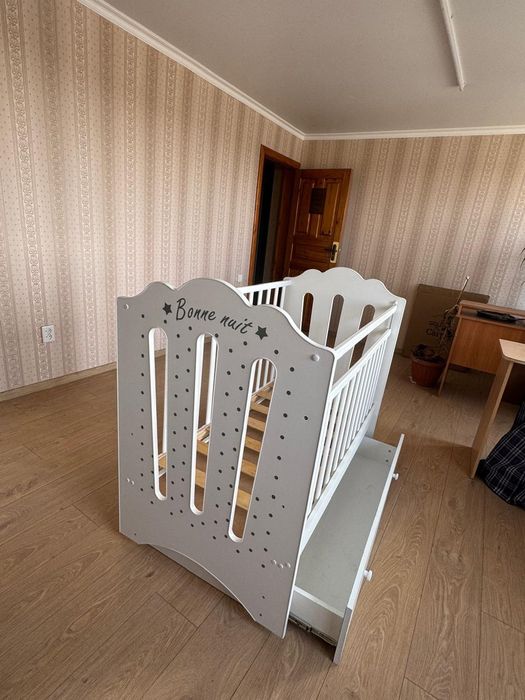 Продам детскую кроватку