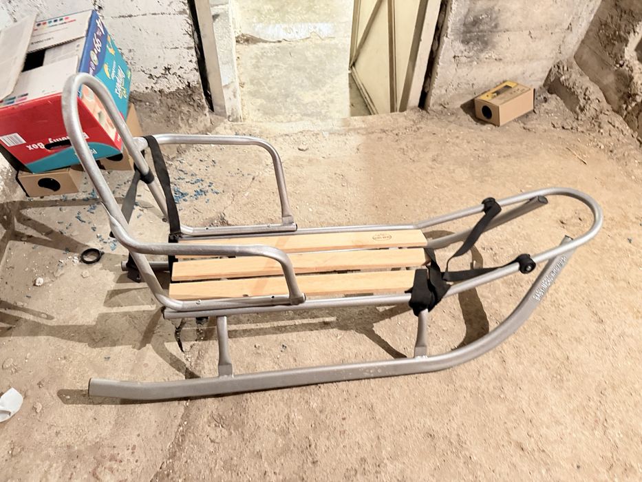 Sanie metalica Baby Merc