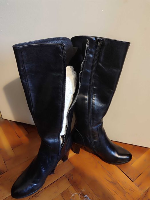 Дамски зимни ботуши