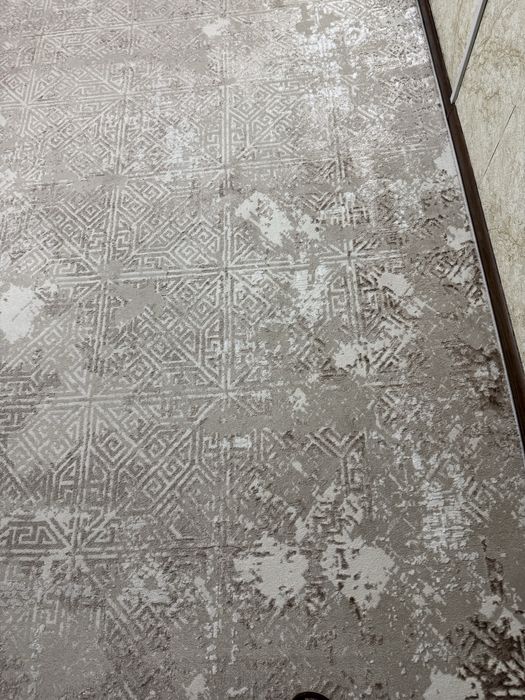 Продам ковер для гостиной