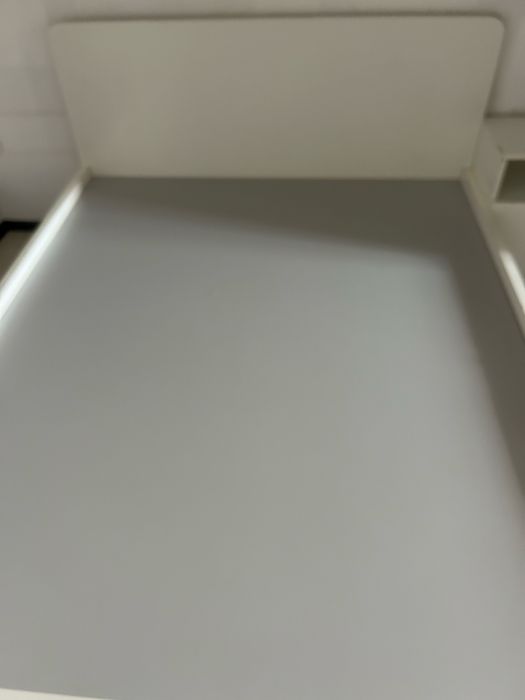 Продам кровать без матраса