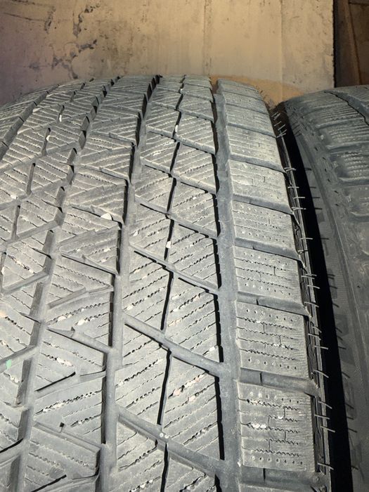 Продом зимние шины R19 245/40