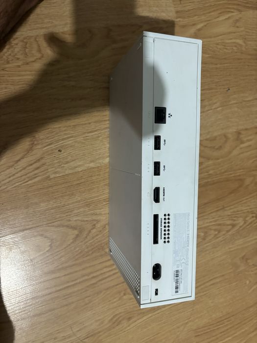 Xbox series s в добро състояние